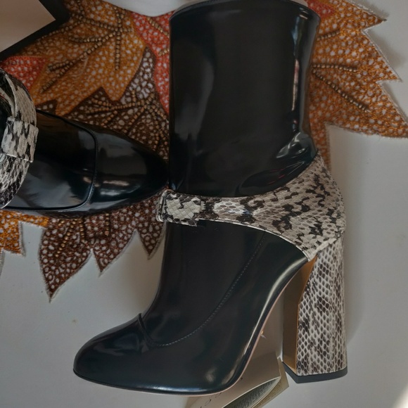 Gucci bow boots (snake print) - Picture 3 of 3